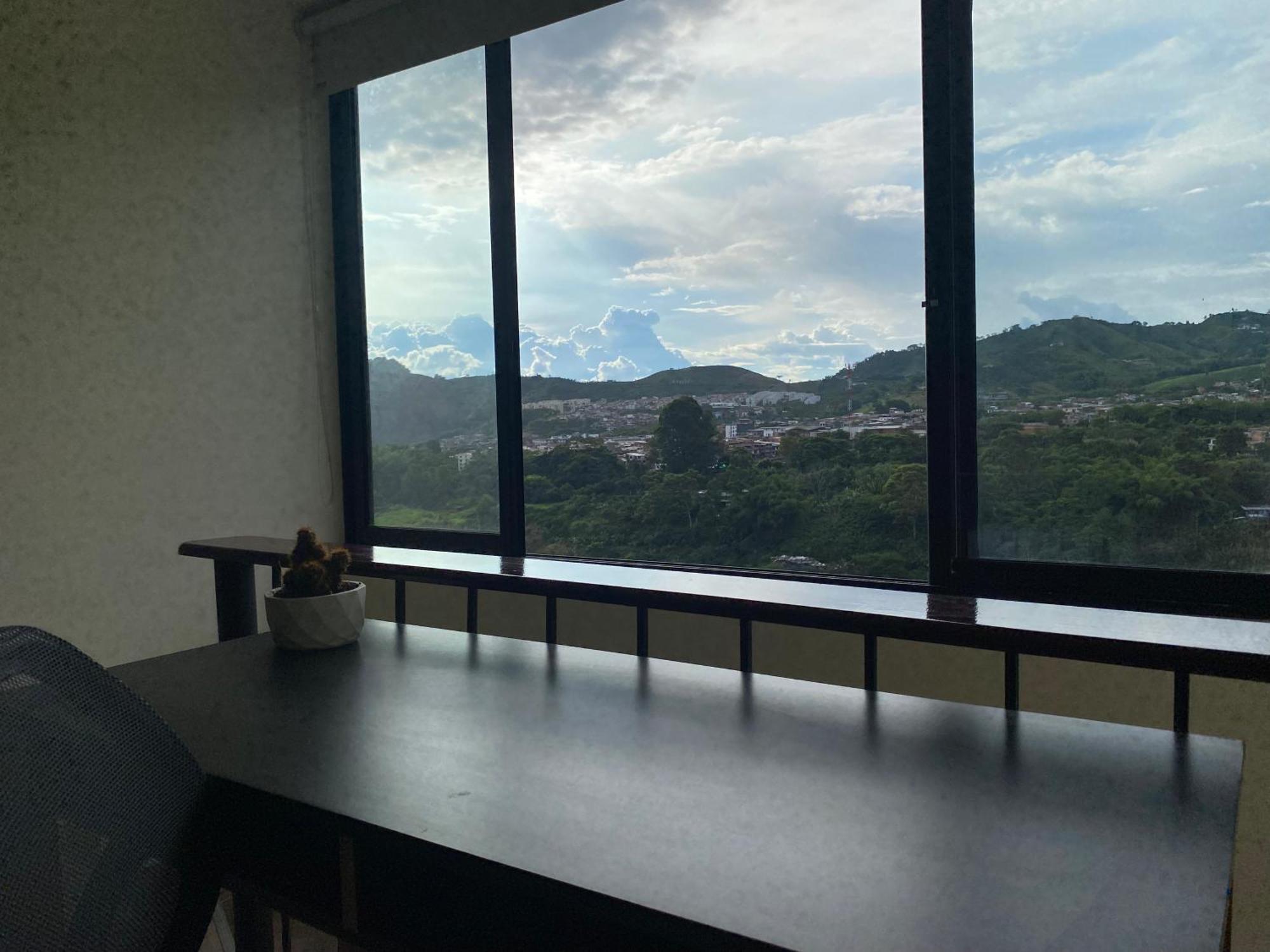 Loft Host Partner Cerca Al Aeropuerto,Expofuturo Y Ukumari Apartment Перейра Екстериор снимка